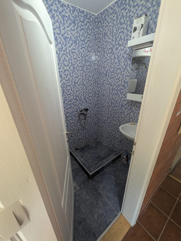 wc od apartmana 1